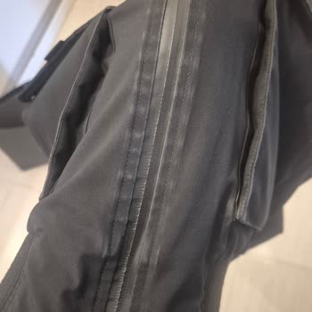 Pierre Cardin Montu Yıkamada Renk Soldu, Şirket Müşteri Hatası Deyip Kabul Etmedi