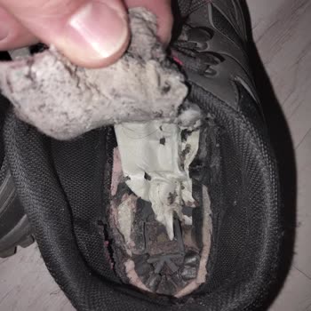 Letoon Ayakkabısının Yağmurda Tabanından Su Çekmesi