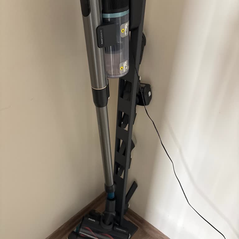Philips 8000 Serisi Dikey Süpürge Sürekli Parça Kırılması Ve Değişim Talebi