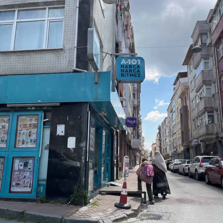A101 Üsküdar Şubesinde Elektronik Dolap Açma Şartı Ve Fiyat Etiketi Eksikliği