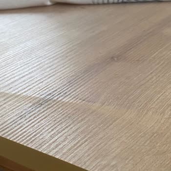 Masa Tablasındaki Leke Ve Pürüzlü Yüzey Sorunu