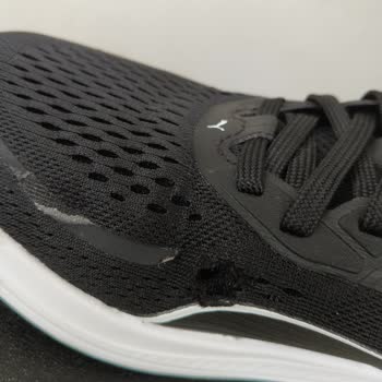 Puma Ayakkabısı Üç Gün İçinde Yırtıldı, FLO Mağazası İadeyi Reddetti