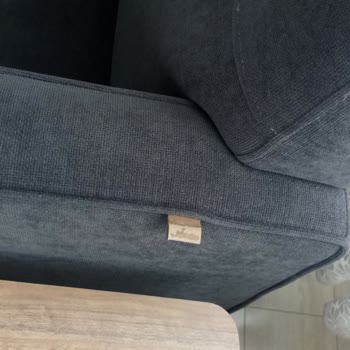 Koltuk Rengi Hızla Soldu, Garanti Servisi Çözüm Sunmadı