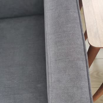 Koltuk Rengi Hızla Soldu, Garanti Servisi Çözüm Sunmadı