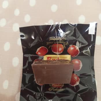 Ender Çikolatadan Tel Çıktı