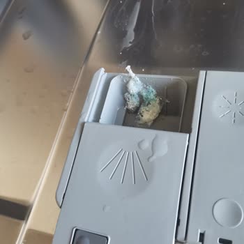 Fairy Bulaşık Tabletleri Erimiyor Ve Kirli Bulaşık Bırakıyor