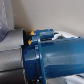 Philips 8000 Seri Dik Süpürgede Bağlantı Parçası Kırıldı, Garanti Kapsamında Değişim İstiyorum