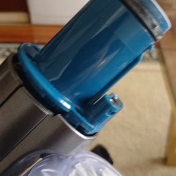 Philips 8000 Seri Dik Süpürgede Bağlantı Parçası Kırıldı, Garanti Kapsamında Değişim İstiyorum