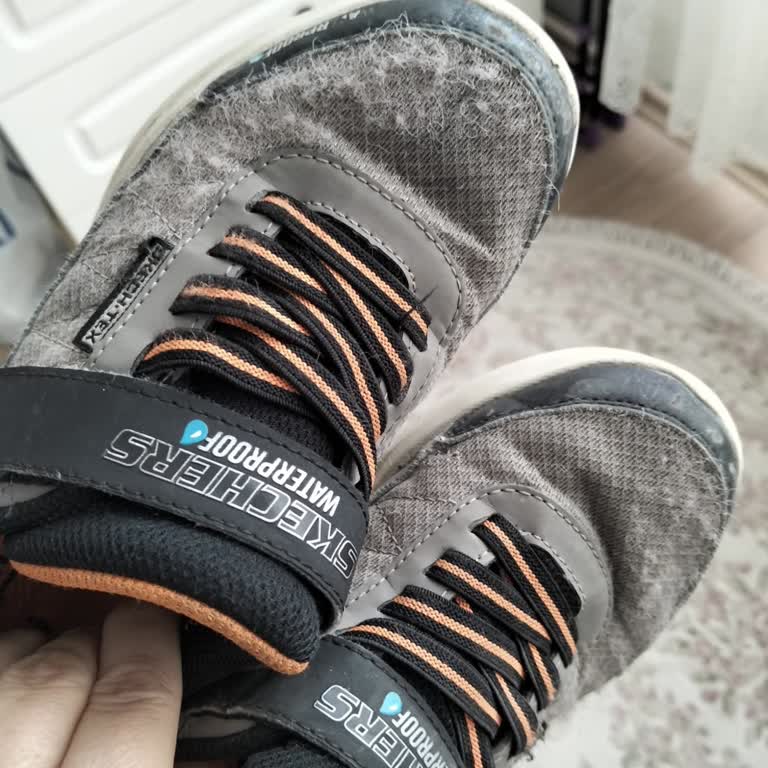 Skechers Çocuk Su Geçirmez Ayakkabısında Üretim Hatası Ve Mağazanın İade Reddi