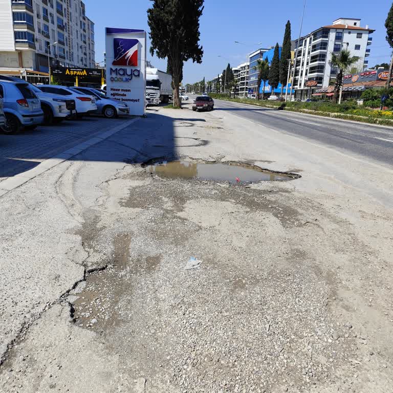 Torbalı’da Çukurlu Yol Güvenlik Riski Ve Acil Onarım Talebi