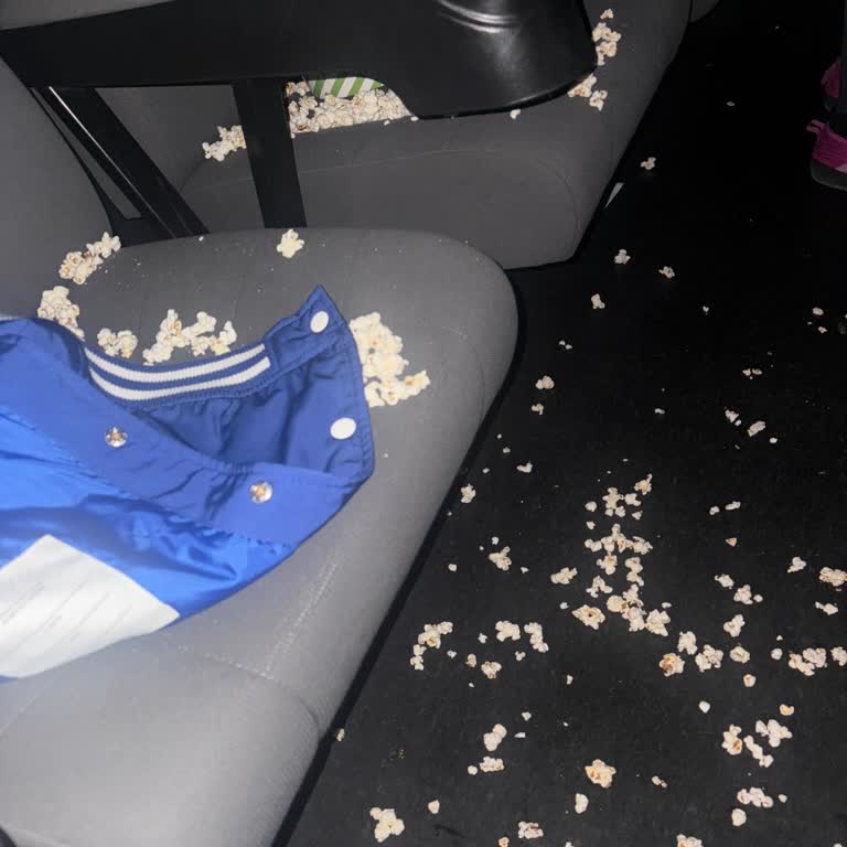 Paribu Cineverse'de Patlamış Mısırla Kaplı Salon, Temizlik Yok