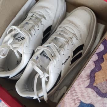 Kısa Sürede Yırtılan Ve Ayak Yarası Açan Reebok Ayakkabı İçin İade Talebi