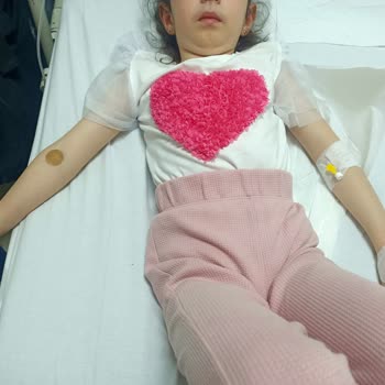 Çocuğuma Üç Kez Yanlış Damar Yolu Açma Ve Şiddetli Ağrı