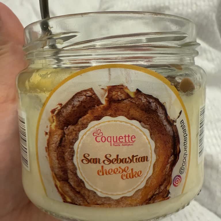 Şok Şubesindeki Coquette Tatlısının Kötü Kokusu Ve Tadı Güvenimizi Sarsıyor