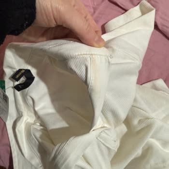 DeFacto'dan Gelen Lekeli Tişört Ve Belirsiz Değişim Süreci