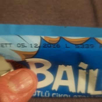 Beyoğlu Çikolata Migros Gofretinin İçinde Plastik Eldiven Parçası Bulunması