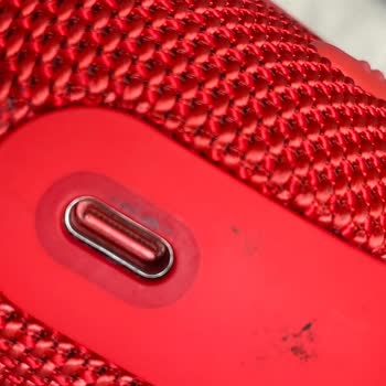 Garanti Kapsamındaki JBL Clip 5 Yetkisiz Onarım Sonrası Kötüleşti Değişim Talebi