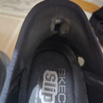 Skechers Ayakkabısında Konforsuz Sıkma Ve Topuk Delinmesi, İade Talebi