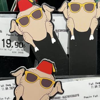 Milli Değerlere Saygısız Görsel İçeren Kitap Ayracı Mağazadan Çıktı