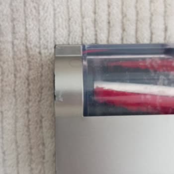 Onvo Şarjlı Dikey Süpürgenin Uç Parçasının Soyulması Ve Ücretsiz Değişim Talebi