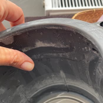 English Home Çaycı Makinesinin Boyası Çöktü, Bebek Kusuyor