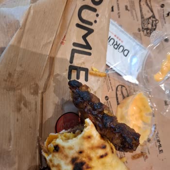 Yanmış Dış, Çiğ İç: Dürümle Kocaeli Şubesinde Kebap Pişirme Sorunu