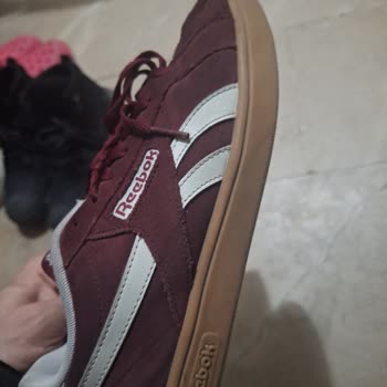 Reebok Ayakkabısının Boya Vermesi Ve Üretim Hatası İddiası