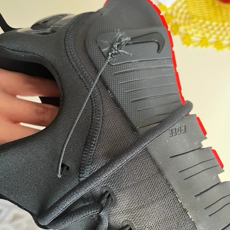 Ayakkabının Kayma Ve Bağcık Kopması İçin İade Talebi