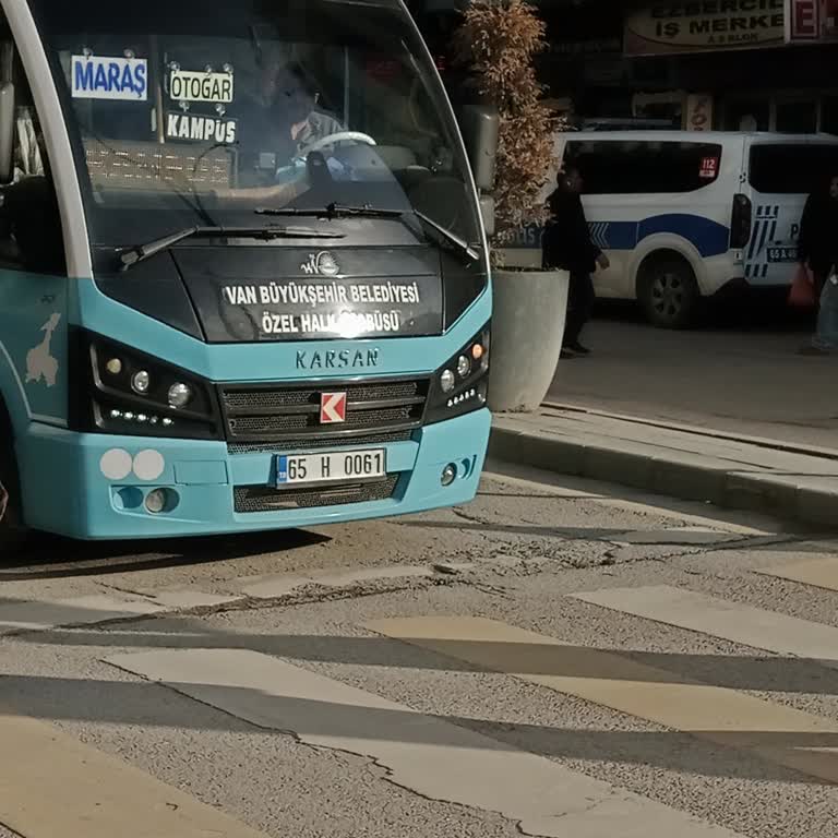 Engellileri Reddeden Ve Trafiği Tehlikeye Atan Minibüs Şoförüne Şikayet