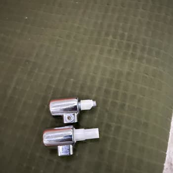Creavit Klozet Kapak Menteşe Pimi Lastiği Kırıldı Ve Parça Temini Talebi