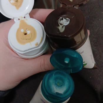 Süresi Geçmiş Ve Kullanılmış Kozmetik Ürünler, Saygısız Mağaza Personeli İade Talebini Reddetti