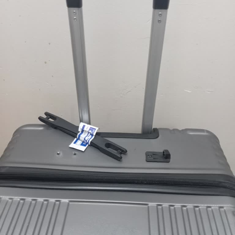 Muavinin Bavul Kulpunu Kırması Nedeniyle CSR Firmasından Tazminat Talebi