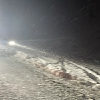 Köse Dağı Geçidinde Kar Temizlenmediği İçin Yol Kapalı Ve Güvenlik Tehlikesi