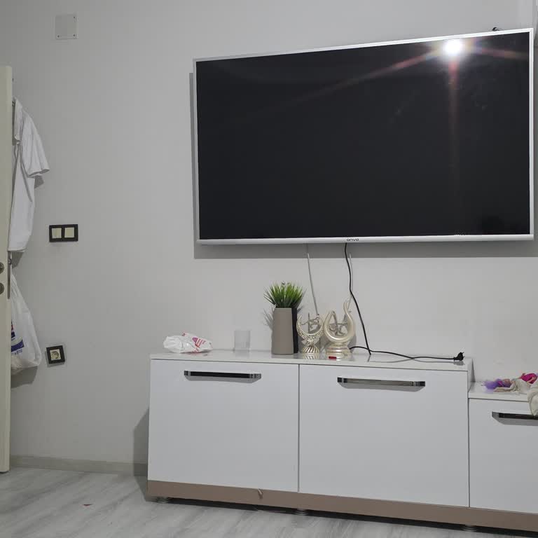 Onvo Televizyonda Patlama Ve Yanık Kokusu Güvenlik Sorunu