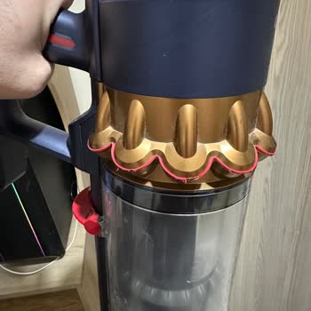 Dyson Gen5detect Süpürgede Parça Düşmesi Ve Purifier Hot+Cool’da Rahatsız Edici Tıkırtı Sesleri