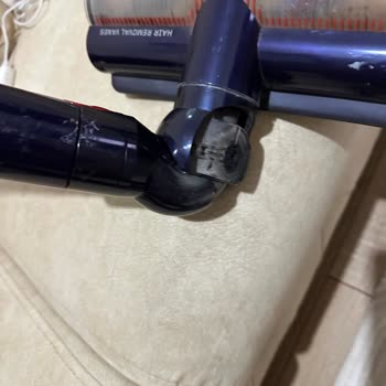 Dyson Gen5detect Süpürgede Parça Düşmesi Ve Purifier Hot+Cool’da Rahatsız Edici Tıkırtı Sesleri