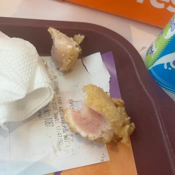 Uzun Beklemenin Ardından Çiğ Nugget Servisi Ve Sağlık Riskine Dair Şikayet