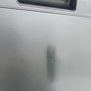 Yeni Grundig Bulaşık Makinesinin Boyası El Deterjanıyla Çıktı