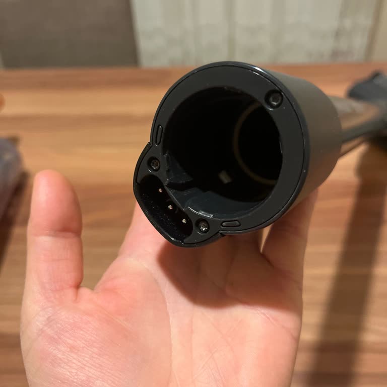 Philips Dikey Süpürgede Boru Kısmının Aşırı Sallanması Ve Garanti Talebi