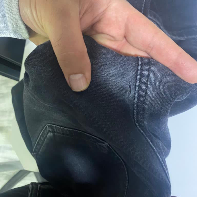 Mavi Pantolon Ağ Bölgesinde Yırtılma Ve Renk Solması Hakkında Haksız Red