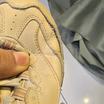 Skechers D'Lites Ayakkabısının Kısa Sürede Yırtılması Ve Sorumluluk Reddi