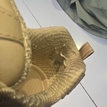 Skechers D'Lites Ayakkabısının Kısa Sürede Yırtılması Ve Sorumluluk Reddi