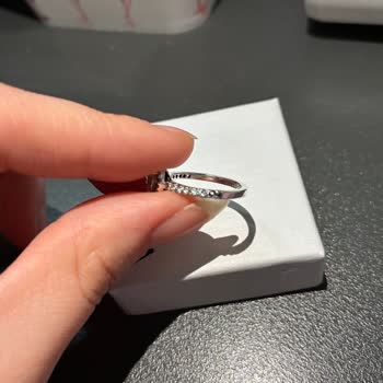 Kocaeli 41 Burda AVM Pandora Şubesi Garanti Kapsamındaki Yüzük Taşını Değiştirmeyi Reddetti