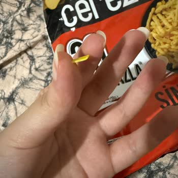 Çerezza Sinema Keyfi Cipsinde Plastik Parça Bulunması Damağımı Yaraladı