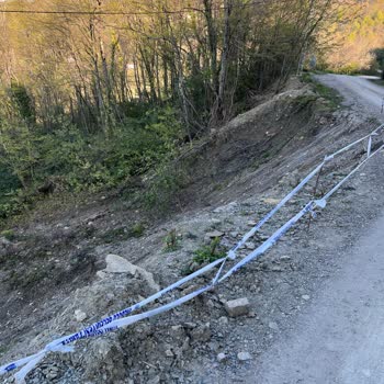İnebolu Durupınar Köyü’nde Çöken Taşlı Yollar Ve Muhtarın İlgisizliği