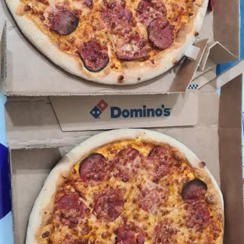 Sucuklu Pizzada Sarımsak Sosu Eksikliği Ve Kesim Hatası