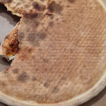 Sucuklu Pizzada Sarımsak Sosu Eksikliği Ve Kesim Hatası