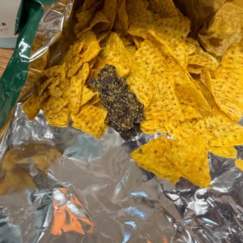 Migros Mağazasında Satın Alınan Cipste Fare Dışkısı Bulunması Sağlık Tehlikesi