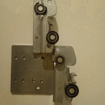 Aşınmış Sürgü Rayları Ve Deforme Tekerlekler İçin Yedek Parça Talebi