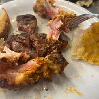 Köfteci Yusuf Şubesinde Çiğ Ve Kanlı Ürünler Ve Uzun Bekleme Süresi Nedeniyle İade Talebi